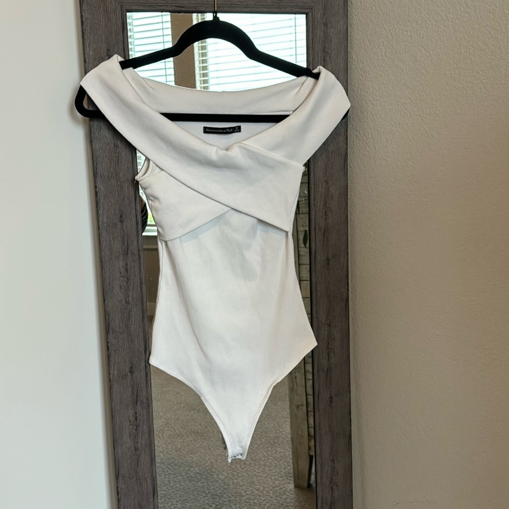 Abercrombie & Fitch body suit